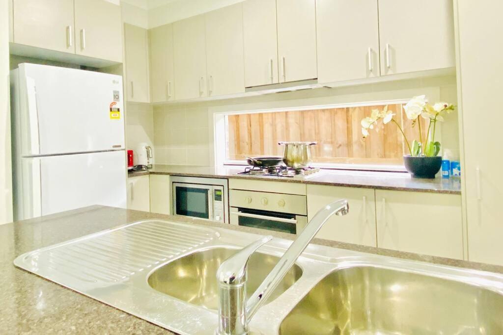Kellyville 5Br Near Park And Shopping Mall Exterior foto